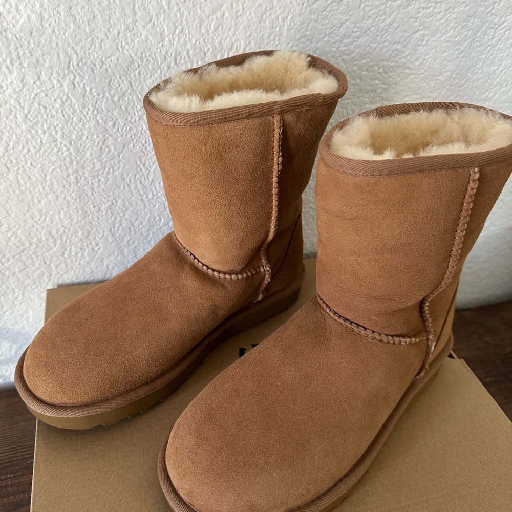 UGG Classic Short II Boots in Tan